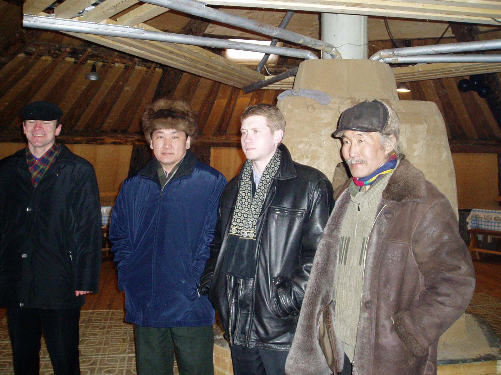 Этнокомплекс "Ытык Хая" ("Три мамонта") в марте 2004 года