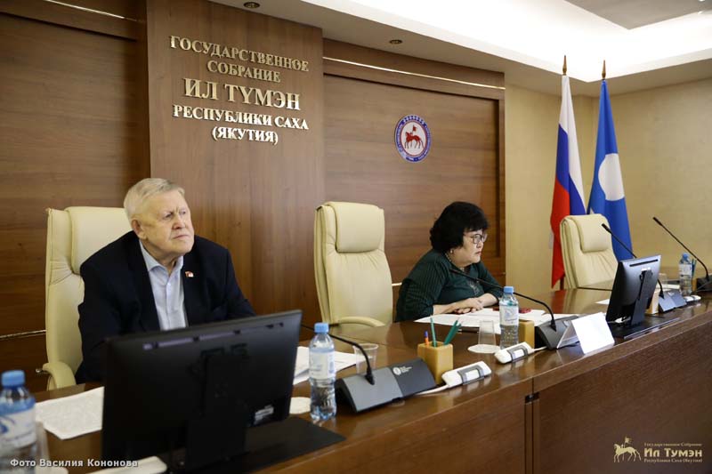 Чомчоеву отказали в Ил Тумене, прошло заседание Штаба строительства мини АЭС в Усть-Куйге