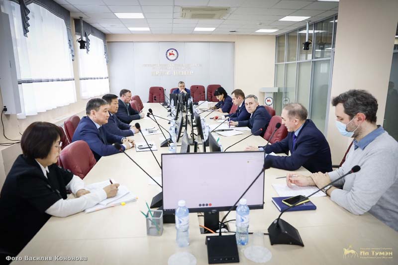 Чомчоеву отказали в Ил Тумене, прошло заседание Штаба строительства мини АЭС в Усть-Куйге
